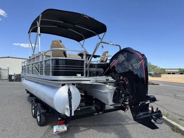 Slide: The Image of Lowe SF 214 Sport Fish 2017 - 55