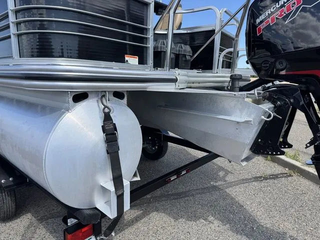 Slide: The Image of Lowe SF 214 Sport Fish 2017 - 58