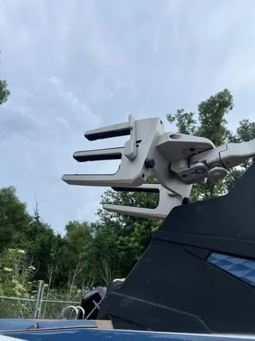 Slide: The Image of Malibu Wakesetter 22 LSV 2022 - 18