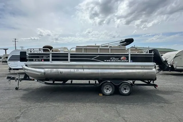 Slide: The Image of Tracker Fishing Barge 21 2019 - 6