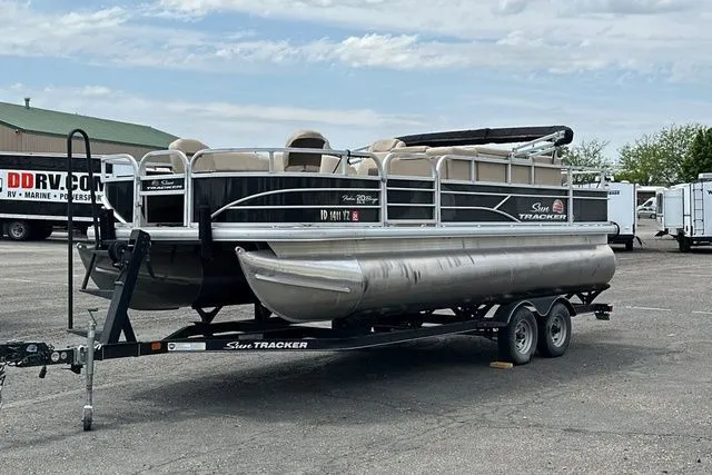 Slide: The Image of Tracker Fishing Barge 21 2019 - 7
