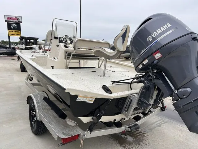 Slide: The Image of 2015 Xpress Boats Hyper-Lift H20B with Yamaha engine on trailer. - 10