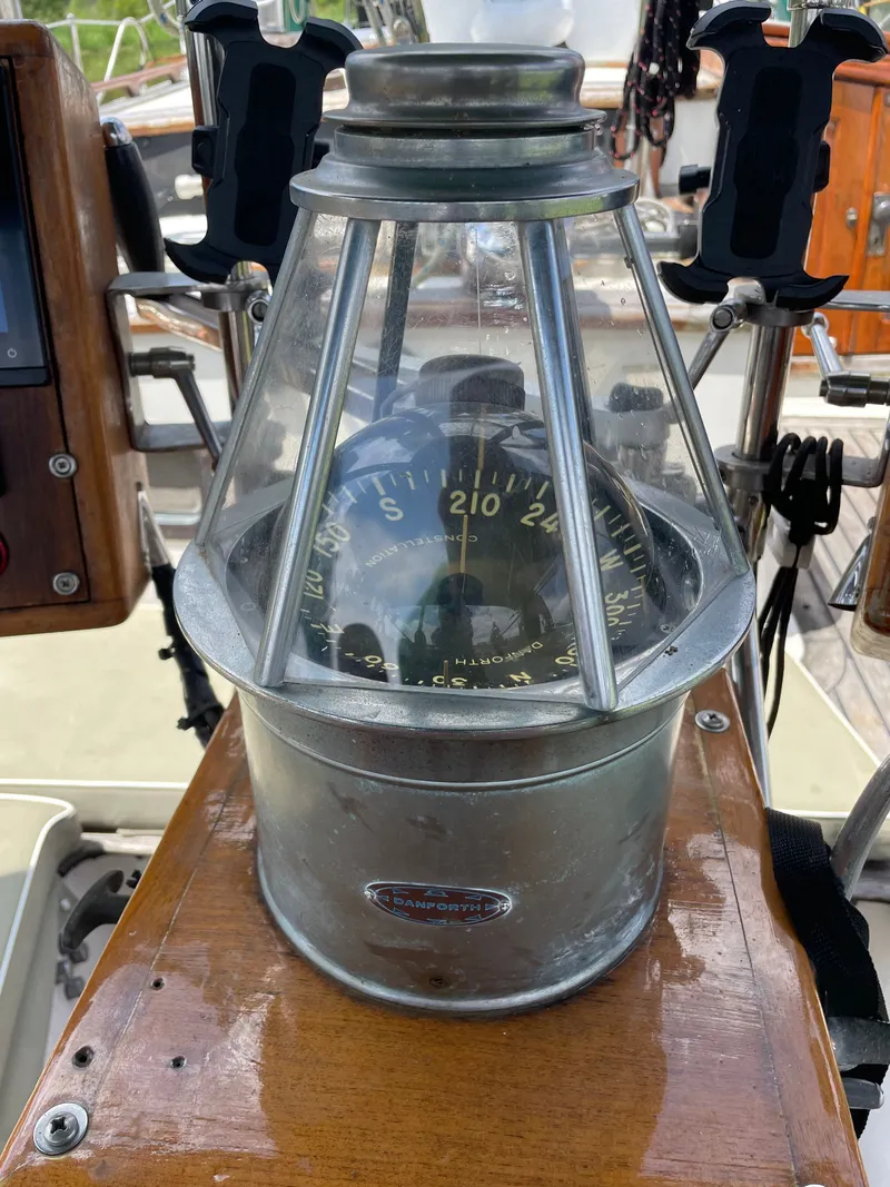 Slide: The Image of Compass on Formosa Spindrift 43, 1983 model, wooden dashboard. - 16