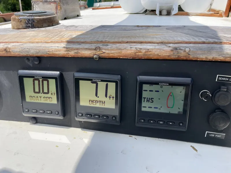 Slide: The Image of Garmin instruments on Formosa Spindrift 43, year 1983. - 17