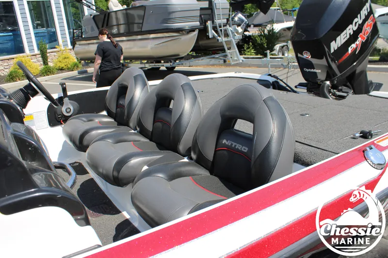 Slide: The Image of 2015 Tracker NITRO Z7 boat with Mercury engine, interior view. - 10