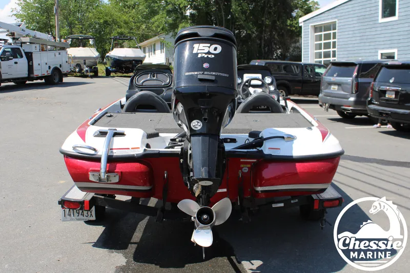 Slide: The Image of Red 2015 Tracker NITRO Z7 boat with 150 Pro motor. - 4