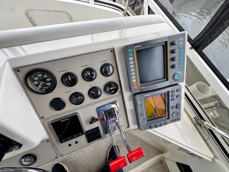 Slide: The Image of Dashboard of 1999 Carver 406 Aft Cabin Motor Yacht. - 19