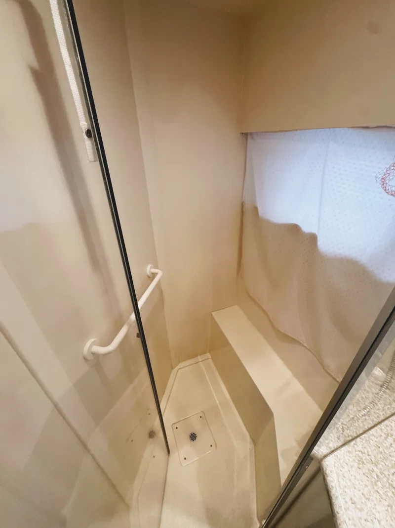 Slide: The Image of Shower in Carver 406 Aft Cabin Motor Yacht, 1999 model. - 49