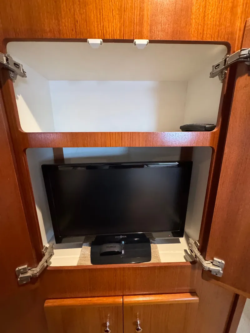 Slide: The Image of Carver Yachts 406 Aft Cabin Motor Yacht 1999 - 52