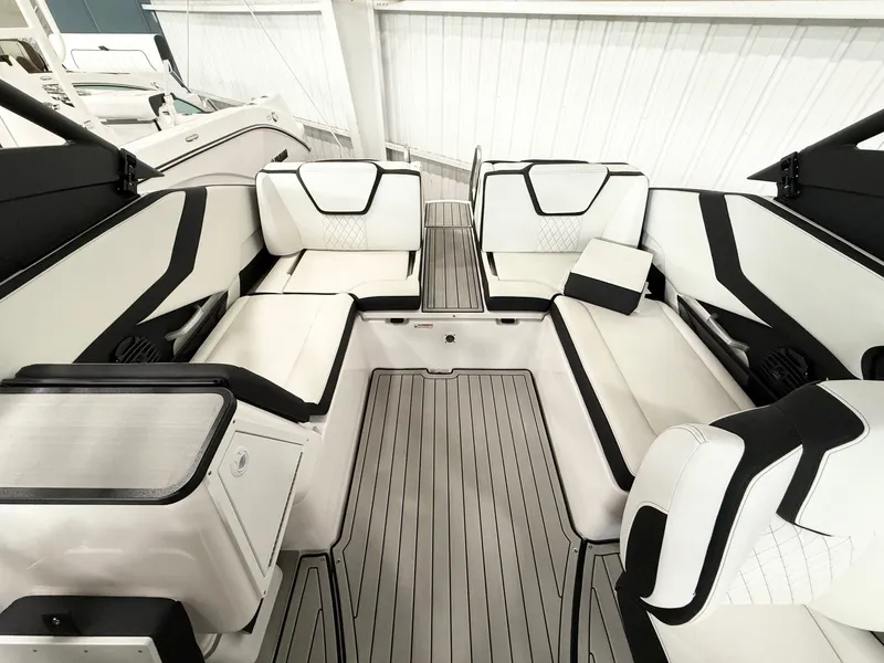 Slide: The Image of Interior of 2025 Yamaha Boats 252SD with luxurious seating. - 5