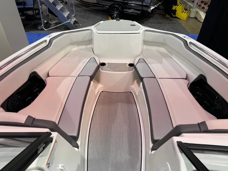 Slide: The Image of Interior of 2025 Yamaha Boats AR250 with gray seating. - 7