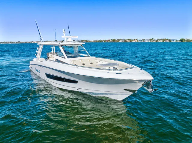 Slide: The Image of Boston Whaler 420 Outrage 2019 - 149