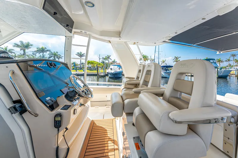 Slide: The Image of Boston Whaler 420 Outrage 2019 - 81