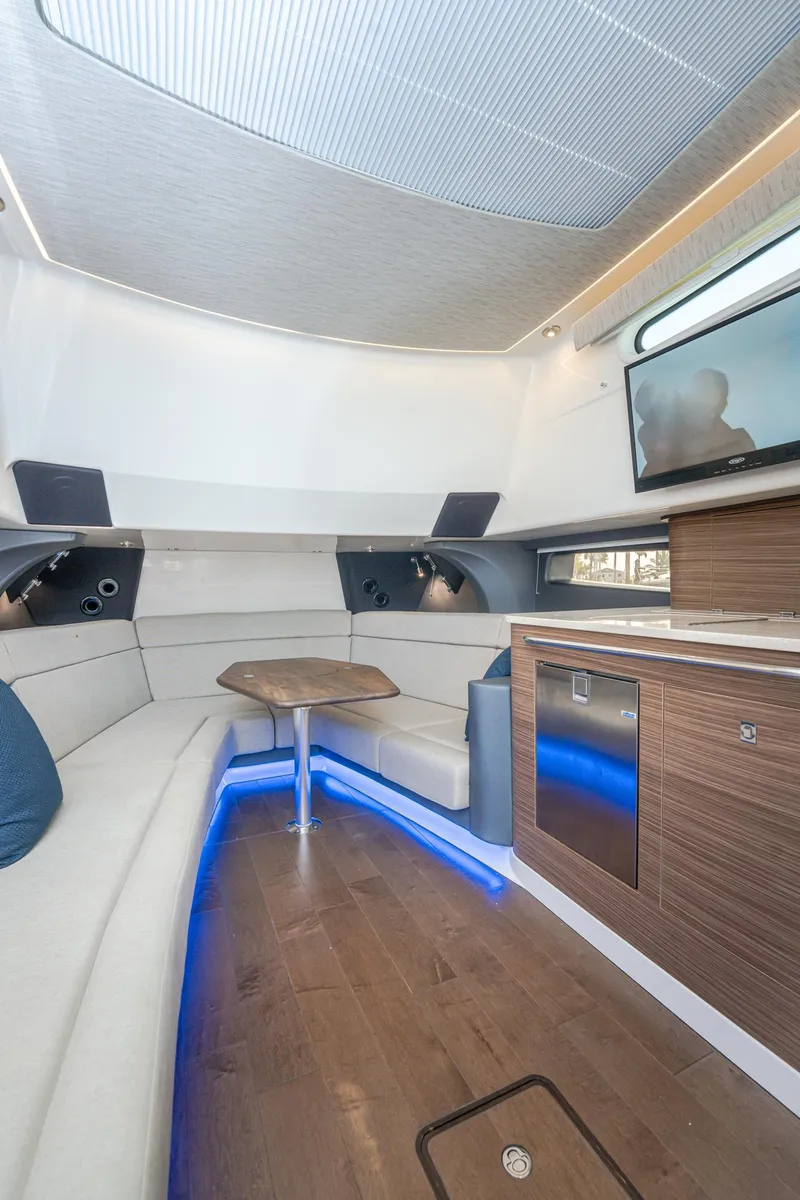 Slide: The Image of Boston Whaler 420 Outrage 2019 - 94