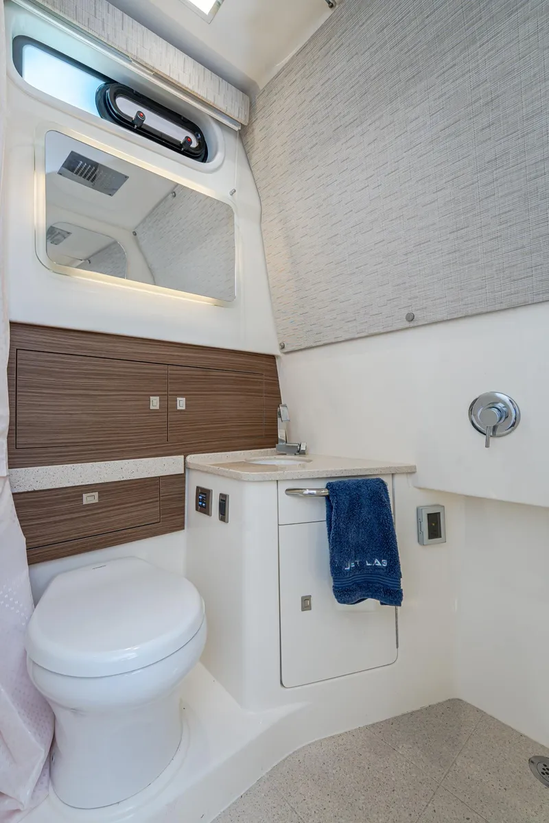 Slide: The Image of Boston Whaler 420 Outrage 2019 - 97