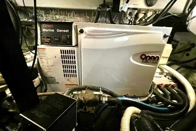 Slide: The Image of Onan Marine Genset in 2007 Meridian 368 Motoryacht engine room. - 32