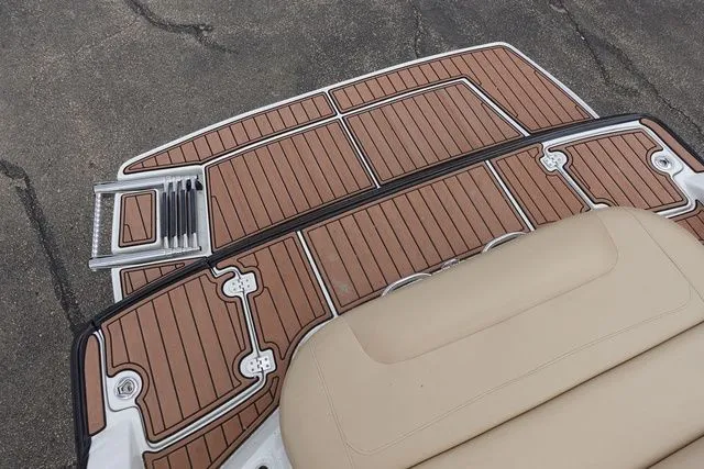 Slide: The Image of Crownline Boats 205 SS 2019 - 7