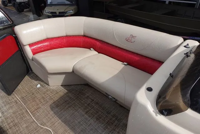 Slide: The Image of Misty Harbor Pontoons 2285 RF 2020 - 6
