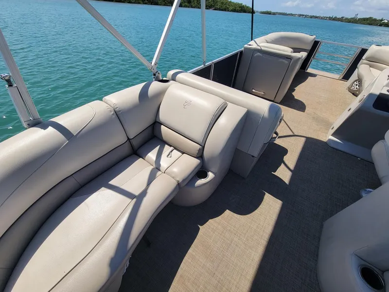 Slide: The Image of Interior of a 2020 Cypress Cay 232 Seabreeze pontoon boat. - 7