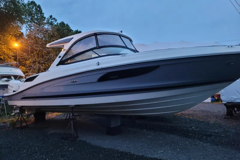 Slide: The Image of Sea Ray SLX 350 Outboard 2019 - 1