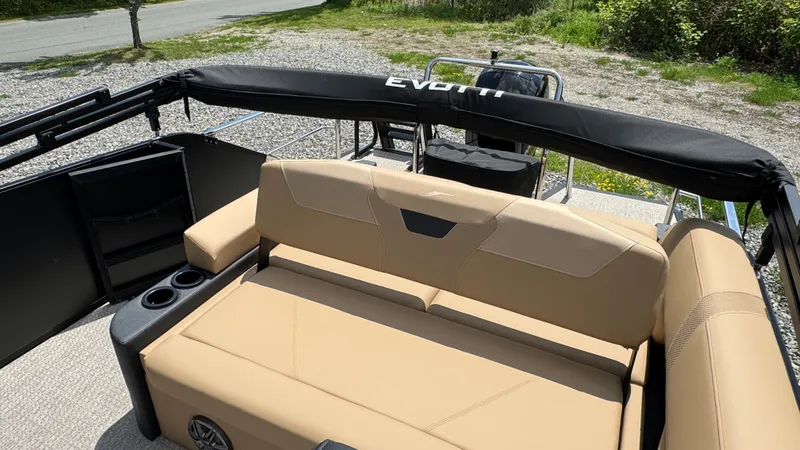 Slide: The Image of Evotti 521CS 2026 boat with beige seating area. - 10