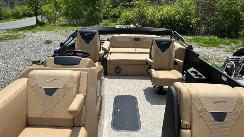 Slide: The Image of Interior of Evotti 521CS 2026 with luxurious seating. - 18