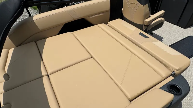 Slide: The Image of Evotti 521CS 2026 boat with beige leather seating. - 23