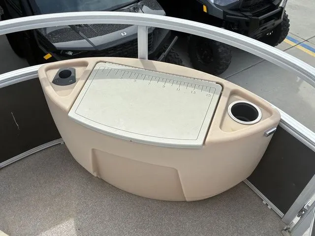 Slide: The Image of Sun Tracker Party Barge 22 XP3 2016 - 13