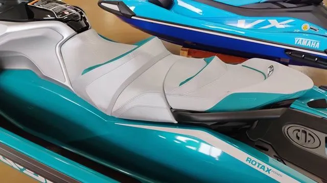 Slide: The Image of Sea-Doo GTX 2025 - 7