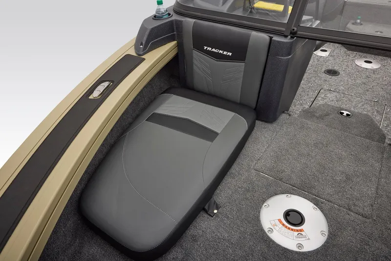 Slide: The Image of Tracker Targa V-18 Combo 2026 - 21