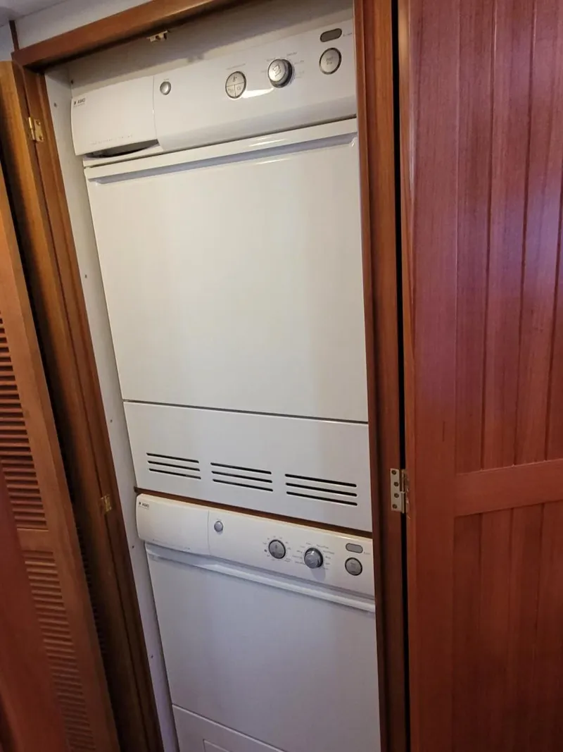 Slide: The Image of Washer and dryer in Kadey-Krogen 44 yacht, year 2009. - 12