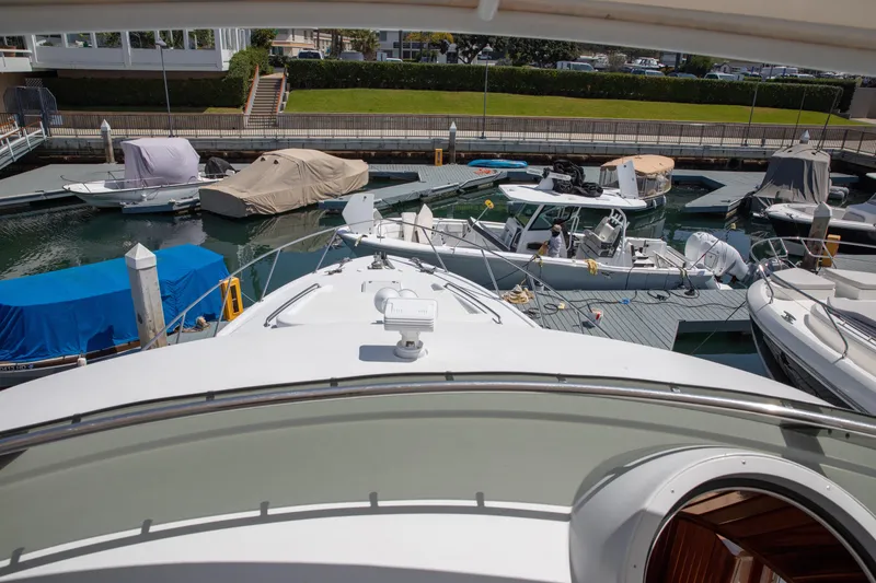 Slide: The Image of Hatteras 63 Raised Pilothouse Motor Yacht 2002 - 77