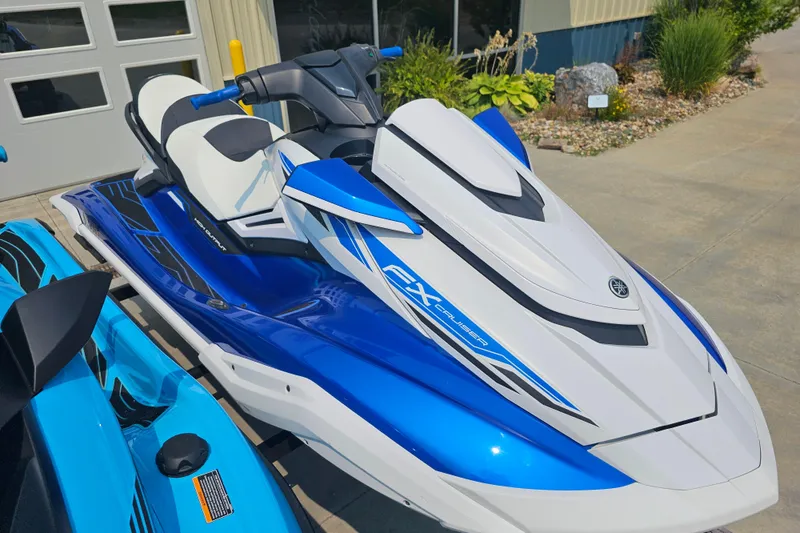 Slide: The Image of Yamaha FX Cruiser HO 2021 - 4