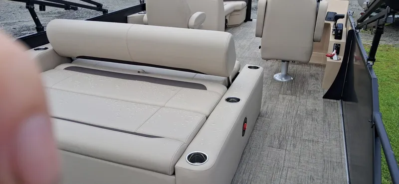 Slide: The Image of Bentley Pontoons Legacy 223 Swingback 3/4 Tube 2026 - 2