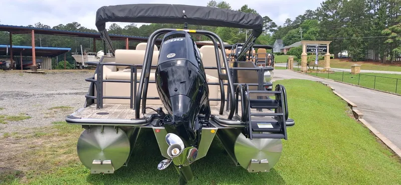 Slide: The Image of Bentley Pontoons Legacy 223 Swingback 3/4 Tube 2026 - 5