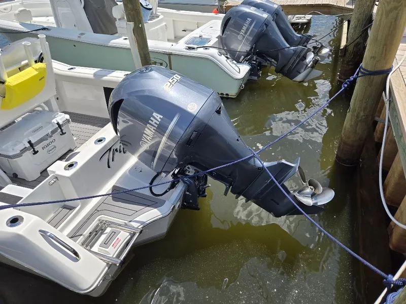 Slide: The Image of Tidewater 232 CC Adventure 2021 - 3