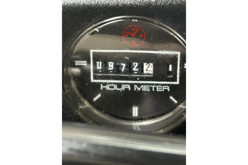 Slide: The Image of Hour meter reading 972.4 on 1997 Bayliner 3255 Avanti boat. - 8