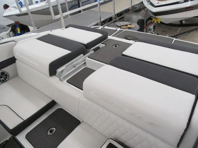 Slide: The Image of Crownline Boats 220 SS LPX 2022 - 5