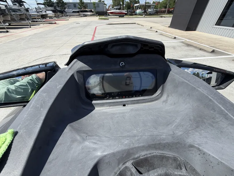 Slide: The Image of Sea-Doo RXP-X 300 2021 - 14