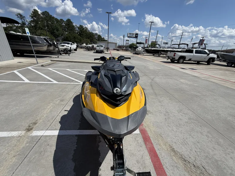 Slide: The Image of Sea-Doo RXP-X 300 2021 - 6
