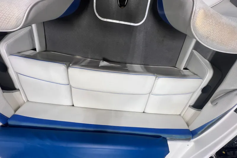 Slide: The Image of Bayliner 185 Bowrider 2006 - 11