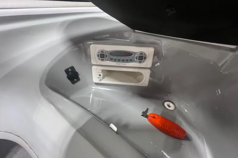 Slide: The Image of Bayliner 185 Bowrider 2006 - 17