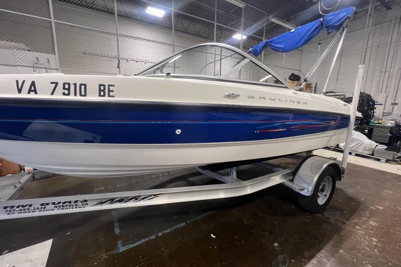Slide: The Image of Bayliner 185 Bowrider 2006 - 5