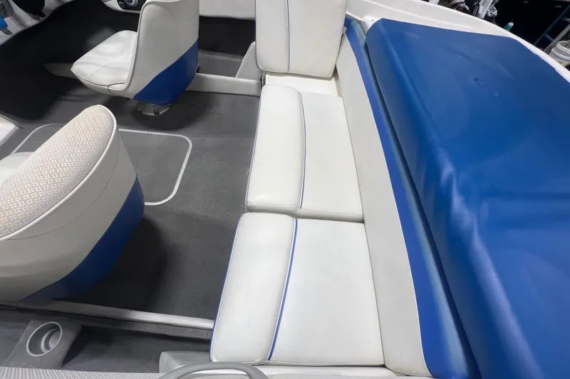 Slide: The Image of Bayliner 185 Bowrider 2006 - 8