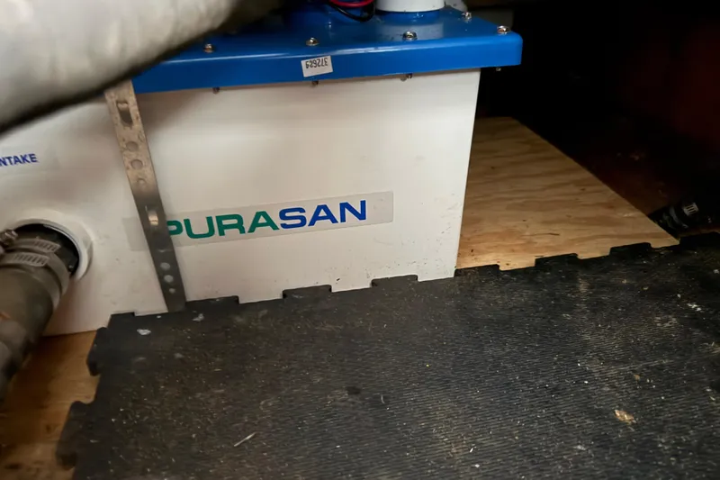Slide: The Image of Purasan system in 1995 Harbor Master 52 Wide Body boat interior. - 25
