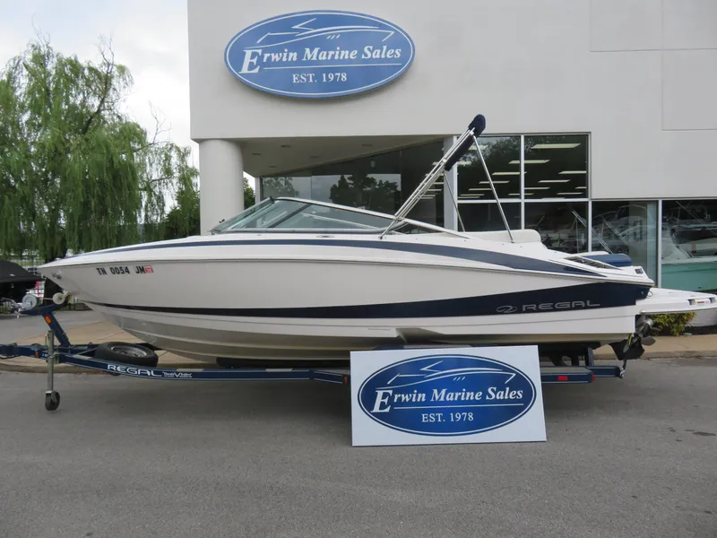 The Image of Regal 2300 Bowrider 2012 - 1