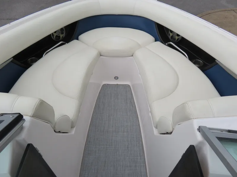 Slide: The Image of Regal 2300 Bowrider 2012 - 6