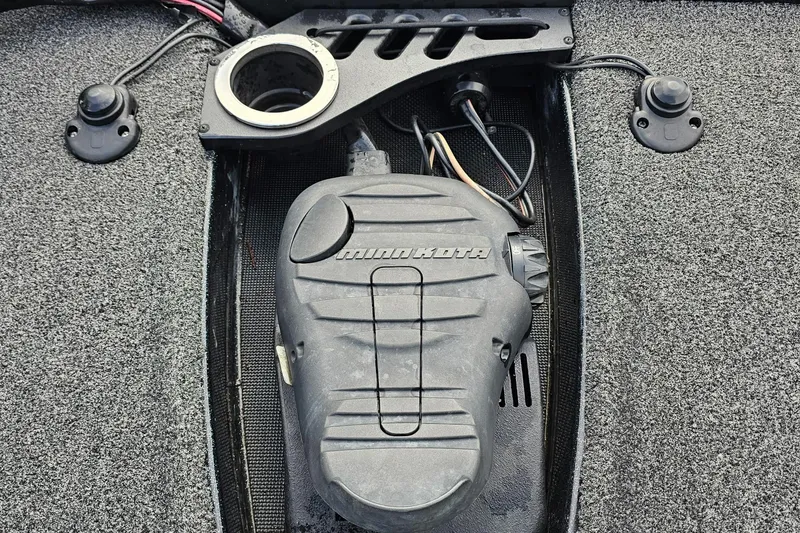 Slide: The Image of Foot pedal control on a 2017 Nitro Z20 Pro boat, featuring Minn Kota branding. - 29