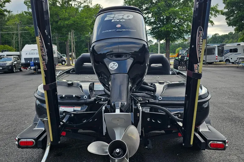Slide: The Image of Rear view of a 2017 Nitro Z20 Pro boat with a 250 Pro engine. - 40