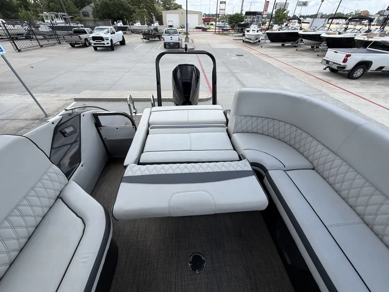 Slide: The Image of Crest Savannah 250 NX 2018 - 23